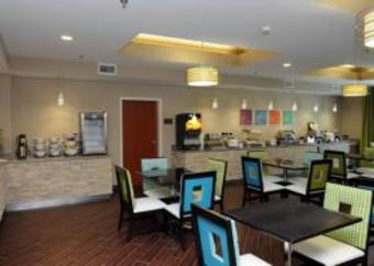 Hotel Comfort Suites Gonzales