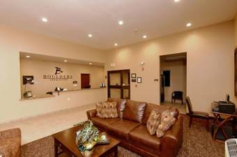 Hotel Boulders Inn & Suites