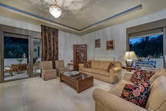 Elaia Villa
