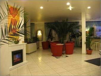 Ascot Hotel