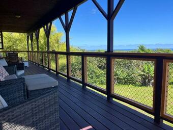 Off-grid Getaway With Ocean Views In Paradise