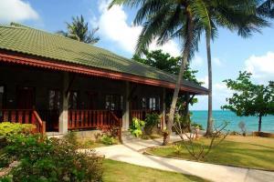 Hotel Weekender Resort & Spa
