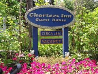 Bed & Breakfast 1875 A Charters Inn