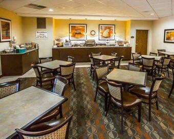 Hotel Ramada By Wyndham Michigan City
