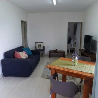 Tus Nua Apartment