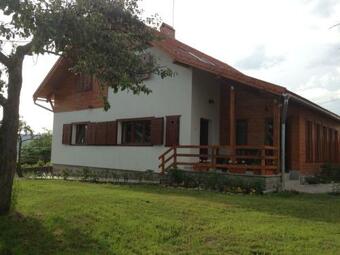 Hostal Eszter Guesthouse