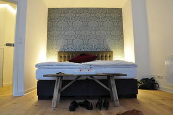 Hotel Six! Eat Work Sleep