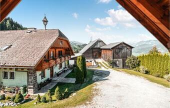 Amazing Apartment In Gr�bming With Sauna, Wifi And 2 Bedrooms