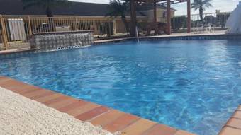 Motel Los Fresnos Inn And Suites