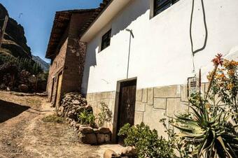 Casa Tradicional Andina Lado Museo Quespihuanca