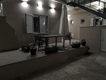 Loggos Apartments