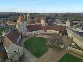 Hostal Chambre D'h�tes De L'�cluse D'episy Avec Spa