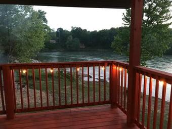 Godsy River Cabin
