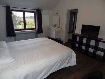 Hostal Guesthouse Les Tilleuls