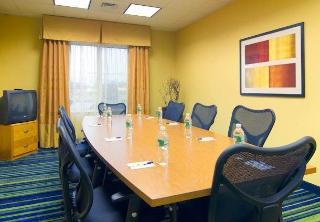 Hotel Fairfield Inn And Suites By Marriott Emporia I-95