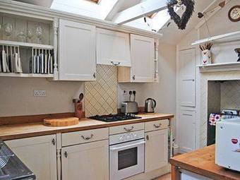 Shoelace Cottage