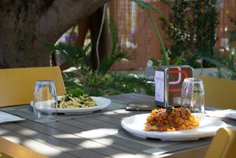 Krino' Hotel Caf�
