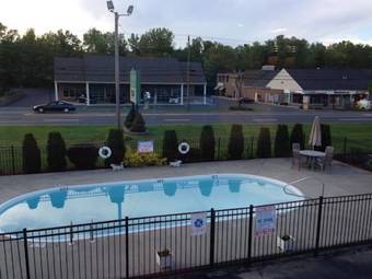 Hotel Wilbraham Inn