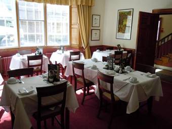 Hostal Newton House