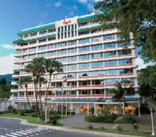 Kapok Hotel (.)