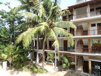 Hostal Sky Garden Guest House