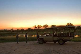 Hostal Rhino Walking Safaris
