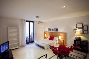 Ramblas Apartments