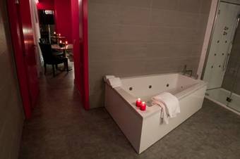 Vinyl M Hotel Design Inn