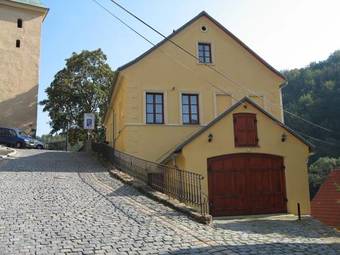 Villa Podhrad�