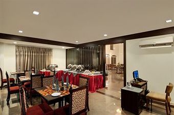 Hotel The Golden Suites