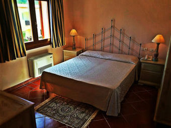 Hotel Monti Di Mola