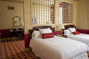 Omni Detroit Hotel At River Place