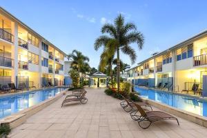 Hotel Oaks Lagoons