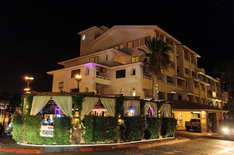 Bah�a Hotel & Beach Club