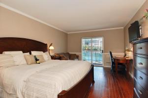 Hotel South Thompson Inn & Conference Centre