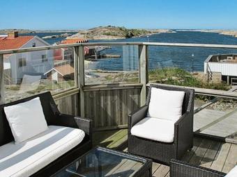 Three-bedroom Holiday Home In V�jern 1