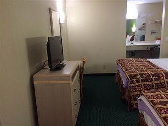 Hotel California Inn & Suites