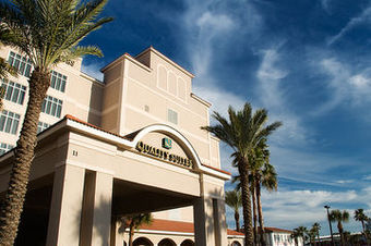 Hotel Quality Suites Oceanfront