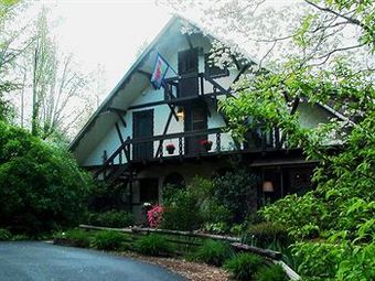 Bed & Breakfast Lily Creek Lodge