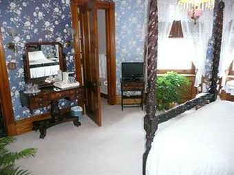 Squiers Manor B&B