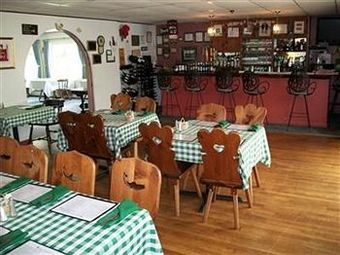 Hostal Swiss Inn & Restaurant