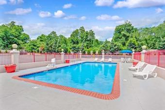 Hotel Ramada By Wyndham Baltimore West