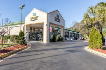 Hotel Quality Inn & Suites