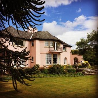 Hostal Melfort House
