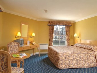 Hotel Queens