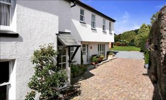 Dartmoor Apartments