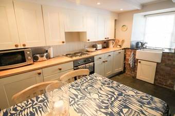 Beach Hill Cottage