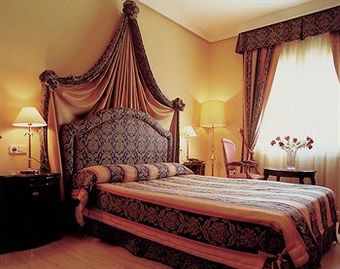 Insignia Hotel Del Val