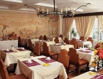Athmos Hotel Center