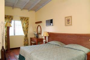 Hotel All Seasons Resort